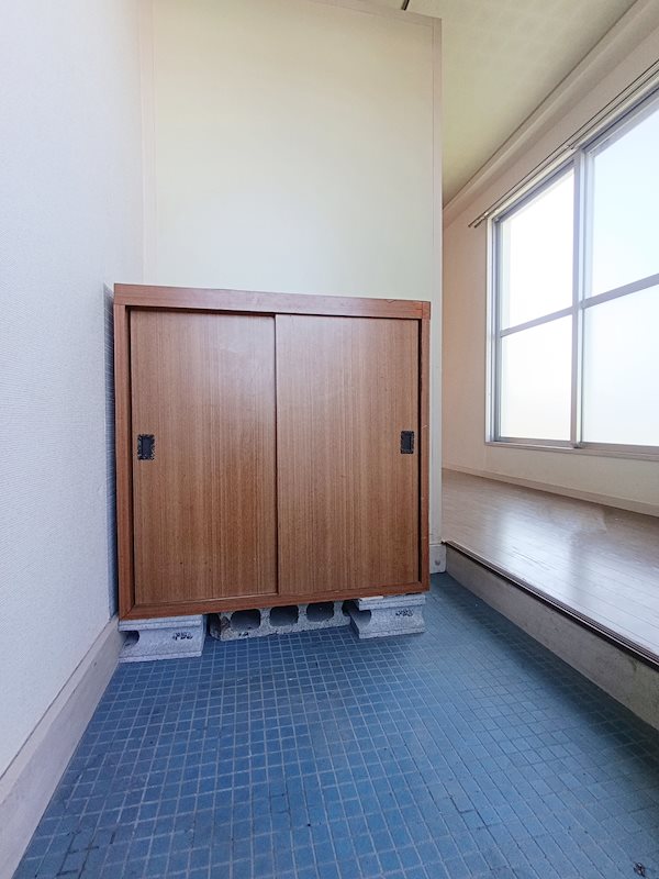 茂マンション 玄関